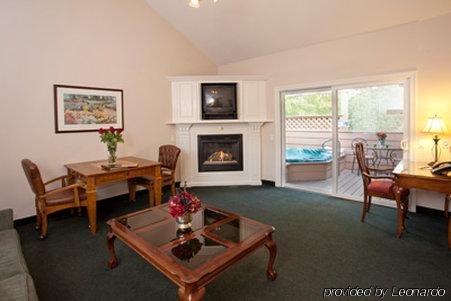 Sycamore Mineral Springs Resort - photo 2