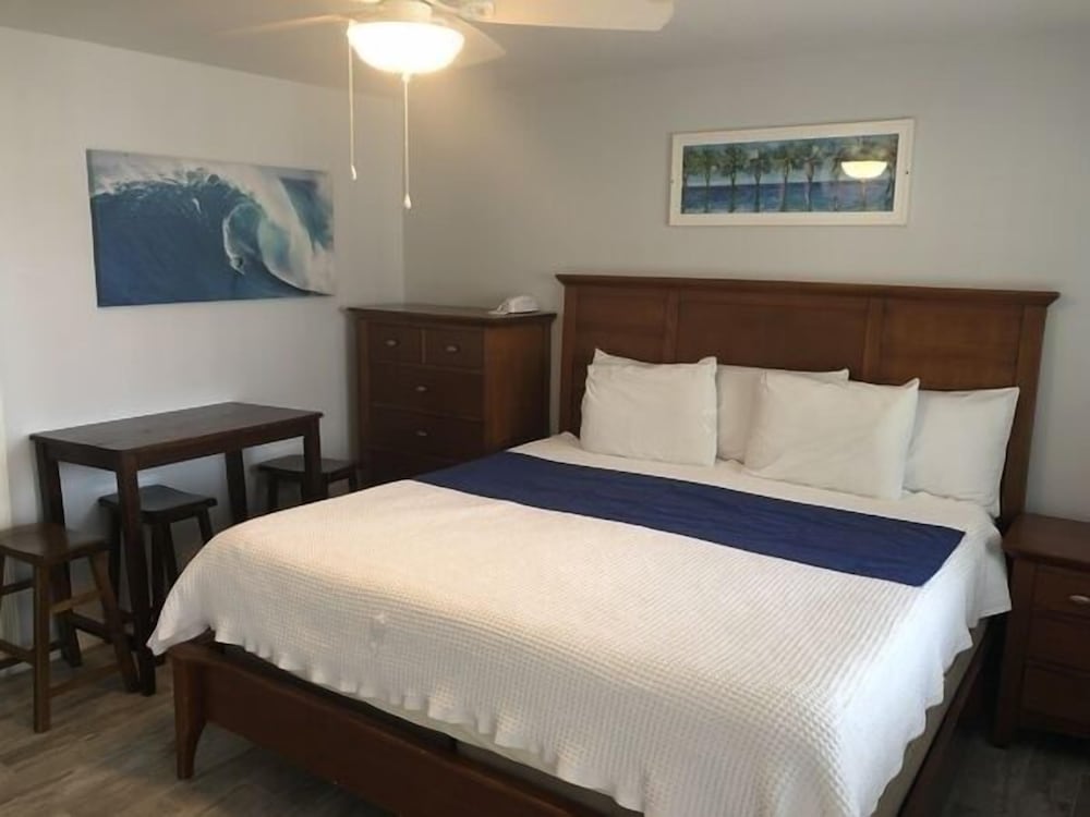 Beachgate CondoSuites and Oceanfront Resort - photo 14