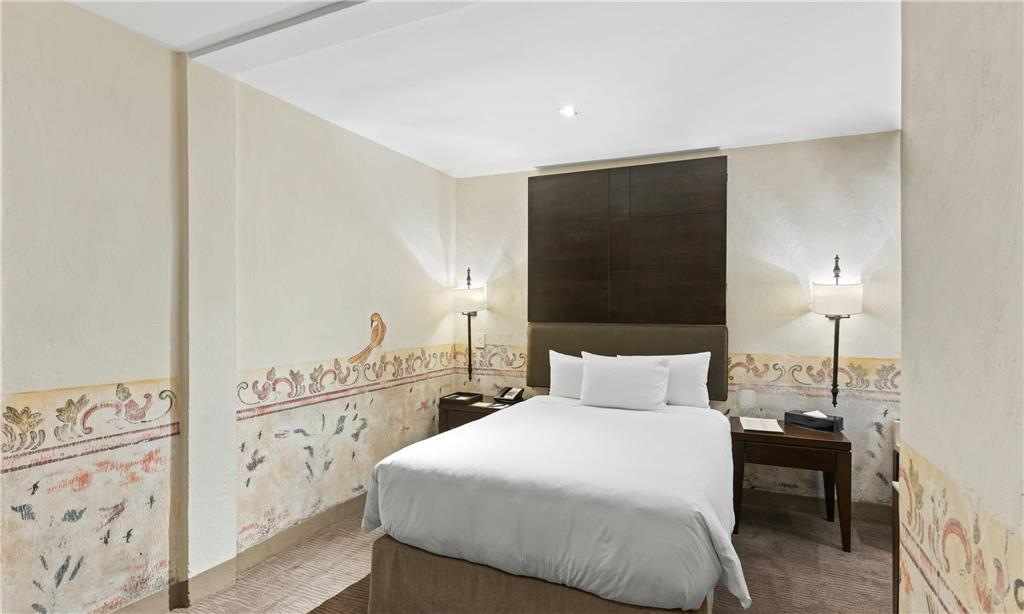 Grand Class Suite double bed