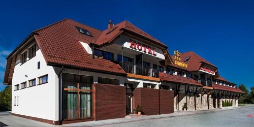 Trzy Korony — hotel in Glogow Malopolski