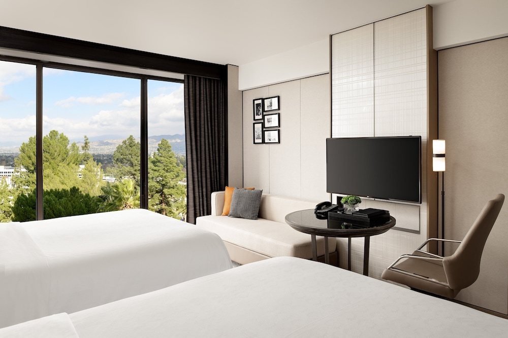Sheraton Universal Hotel - photo 21
