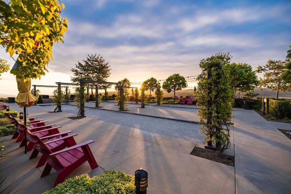 #Marbella Lane Elegant 5BR Home Rancho Mission — 4-Star Luxury Hotel in Ladera Ranch, United States