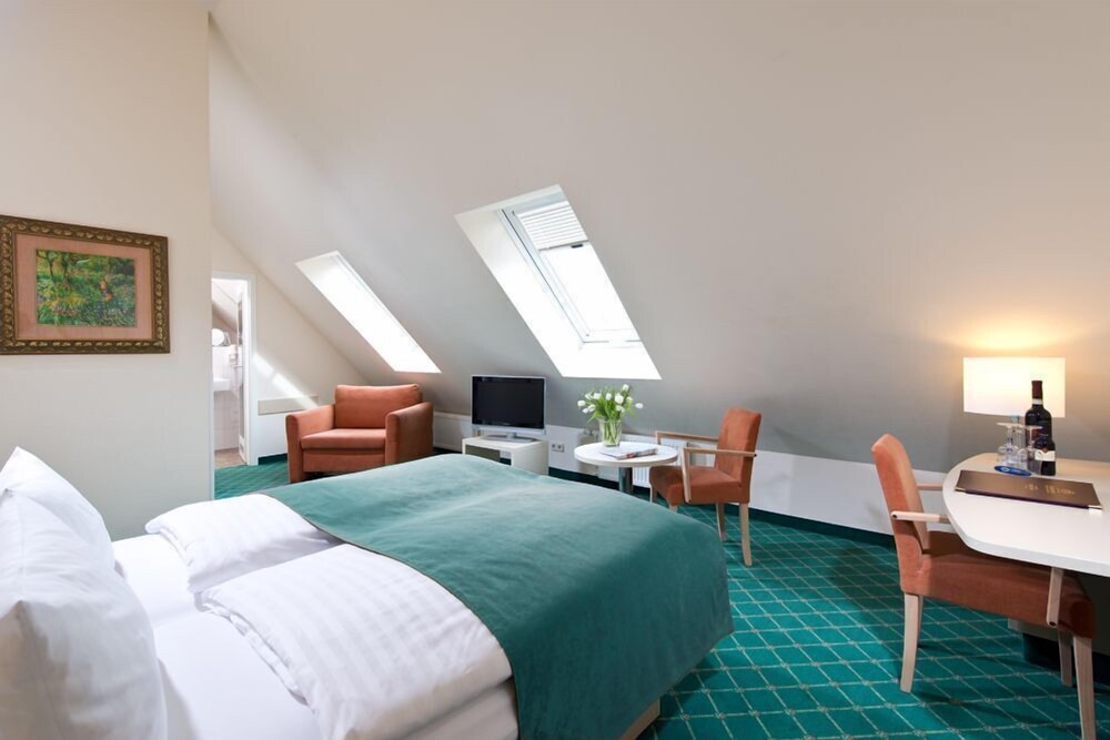 Hotel La Grange — Chasseneuil Du Poitou