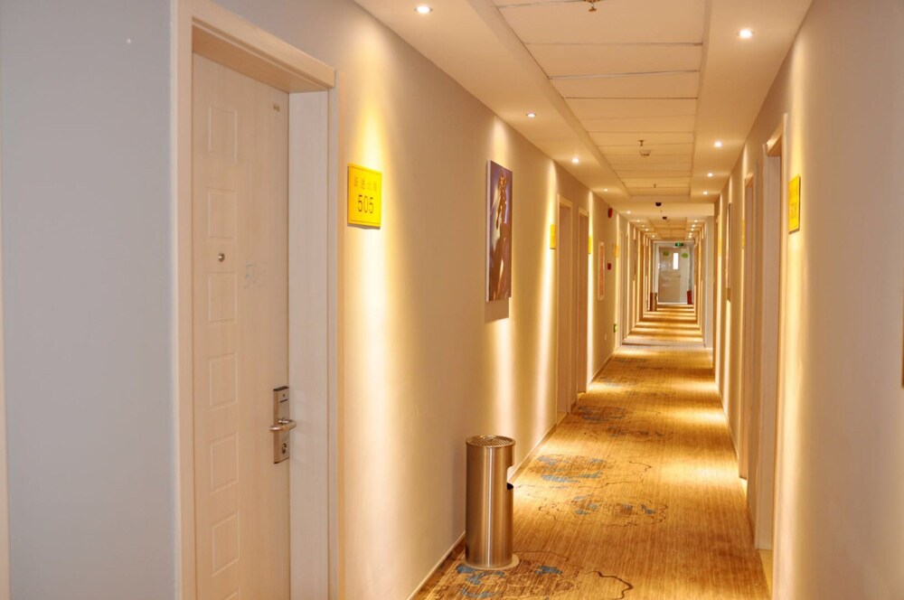 Kooka Hotel — hotel in Pingxiang