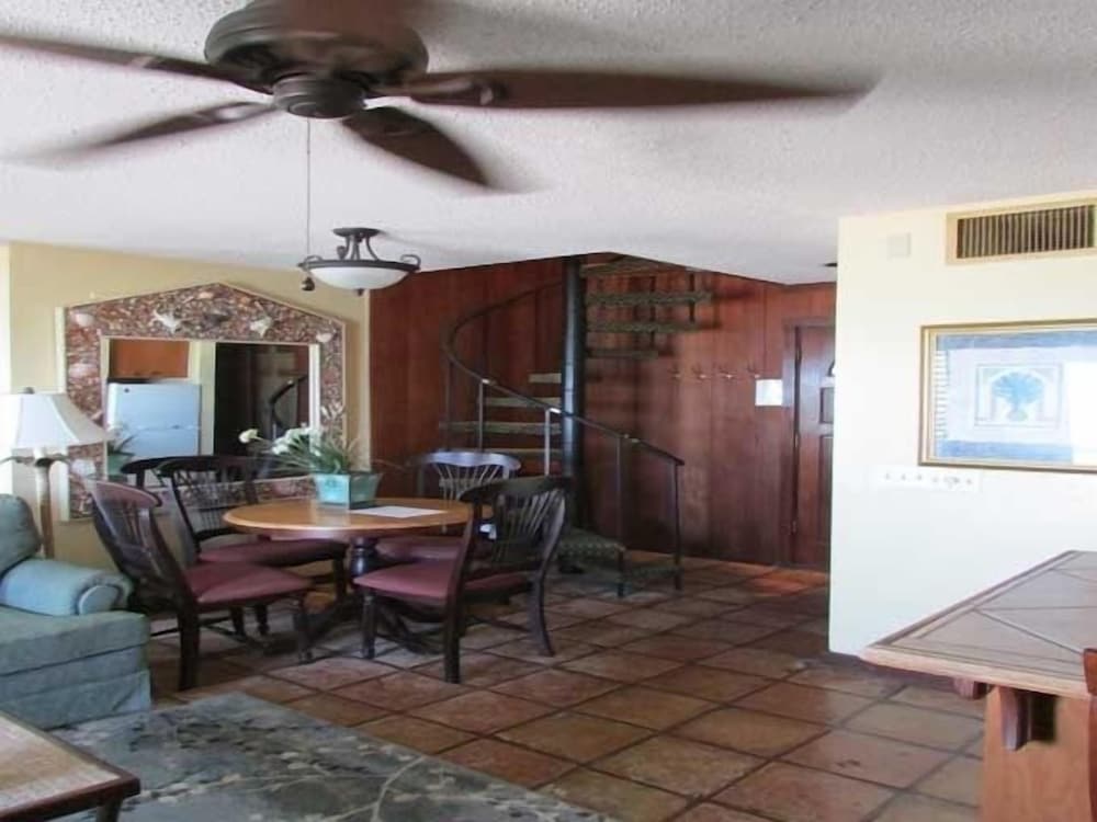 The Driftwood Resort - photo 6