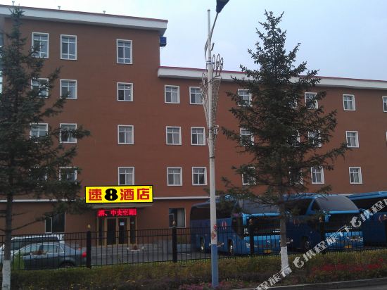 Super 8 Hotel Linjiang Yalujiang Pan — hotel in Linjiang