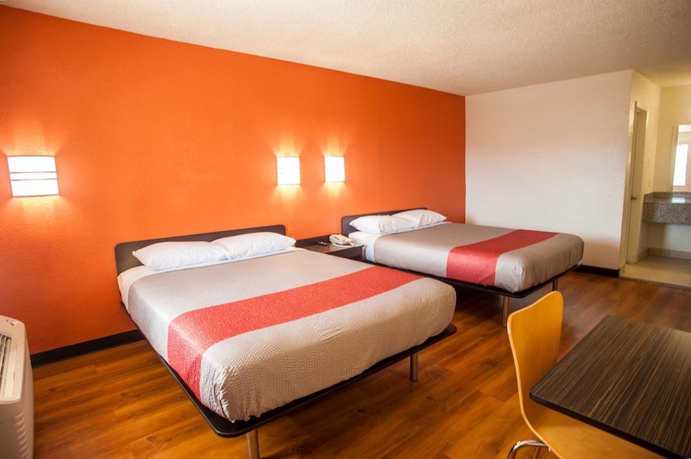 Motel 6 Corsicana - photo 20