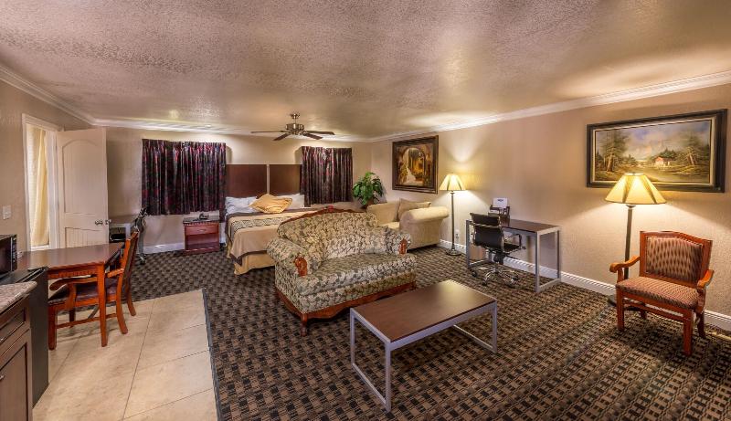Edgewater Inn Reedley - photo 33