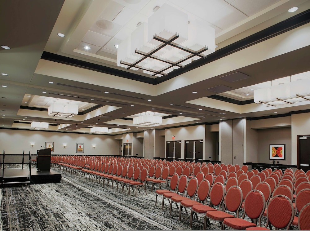 DoubleTree Suites by Hilton Bentonville - photo 42