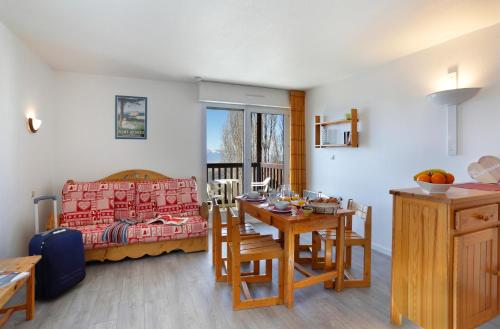 Les Balcons Du Soleil — hotel in Font-Romeu-Odeillo-Via