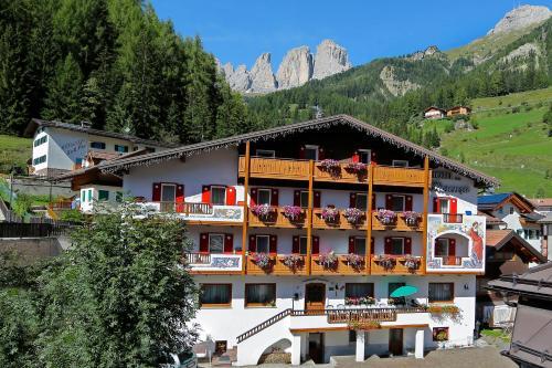Hotel Fiorenza — hotel in Campitello Di Fassa