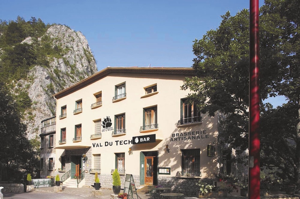 Hôtel Le Val Du Tech in Ceret, France