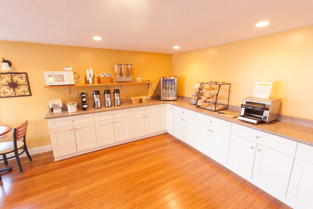 Coachman Inn - photo 42
