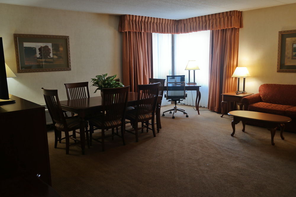 Ramada Waukegan Gurnee - photo 6
