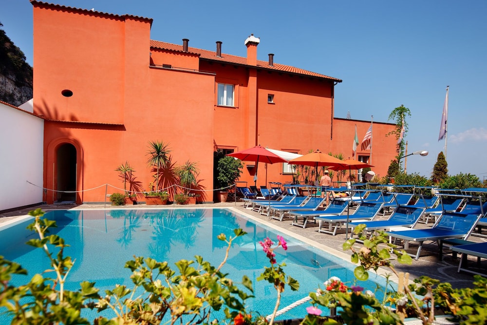 Villa Maria Apartments — 4-Star Luxury Hotel in Sorrento, Italy