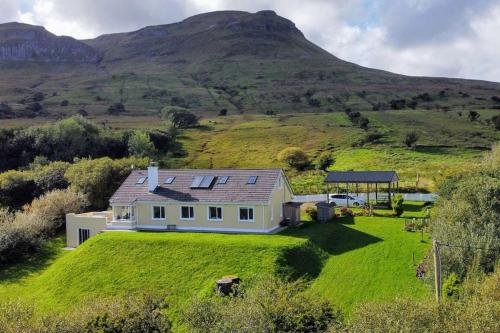 Mountain View Cottage — 4-Star Luxury Hotel in None, Republic of Ireland