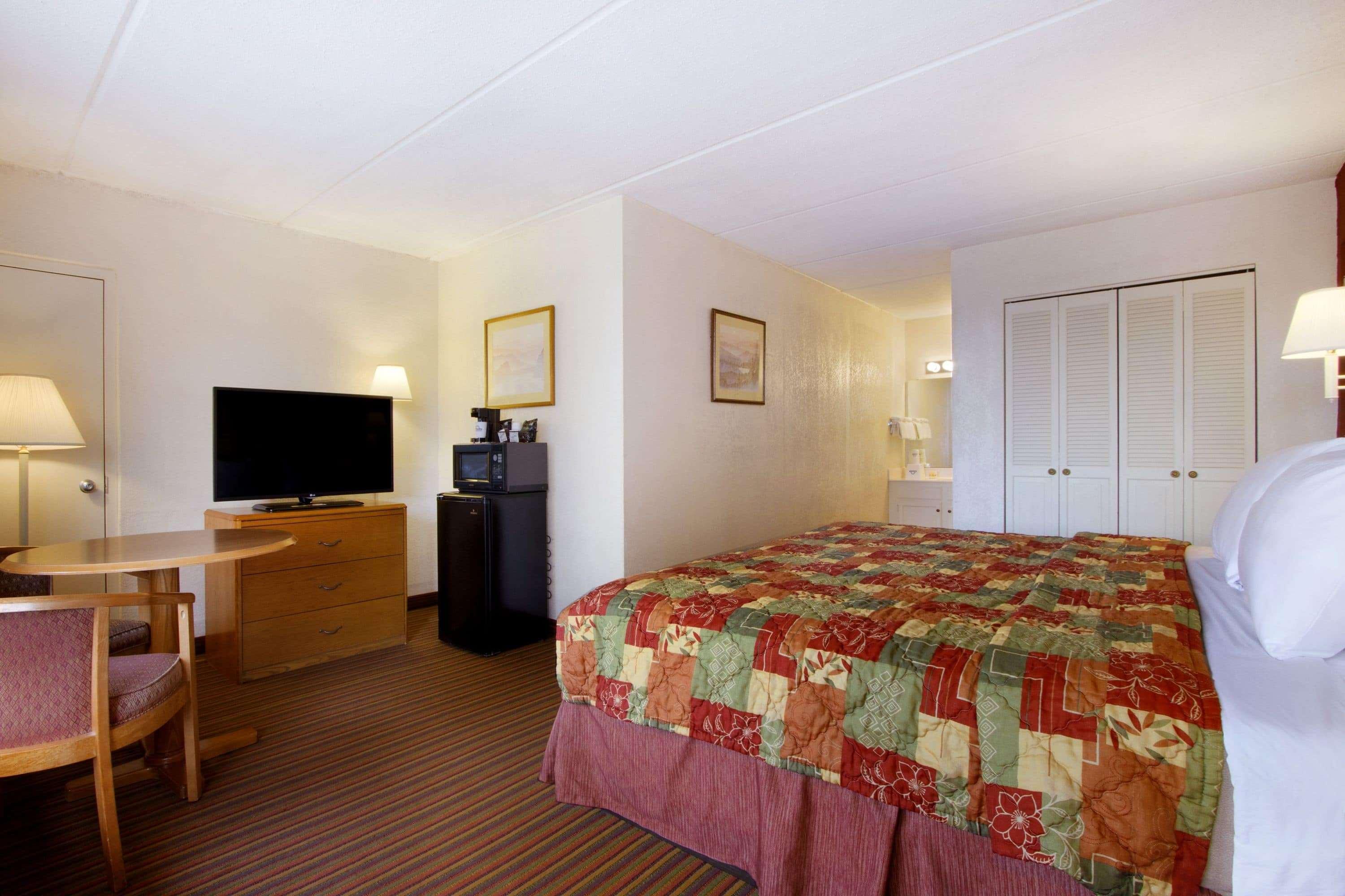 Days Inn by Wyndham Seneca Clemson Area - photo 2