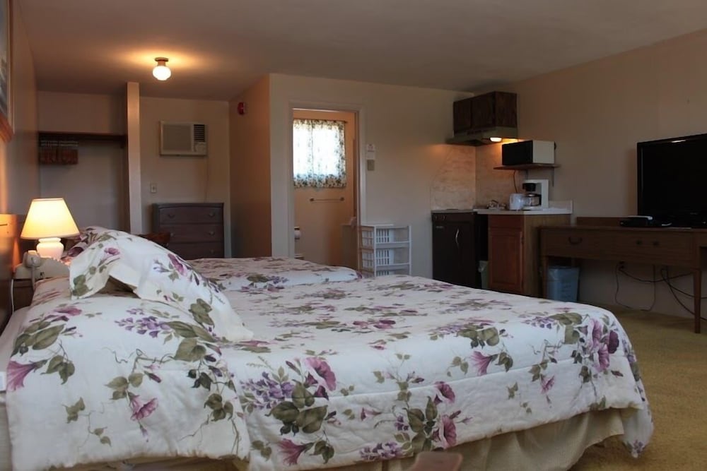 The Inn Between the Beaches - photo 11