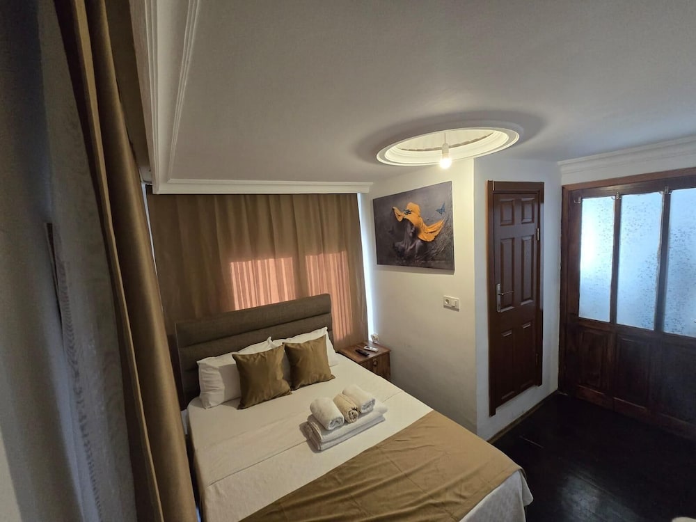 Qmeydann — Ayvalik — photo 3
