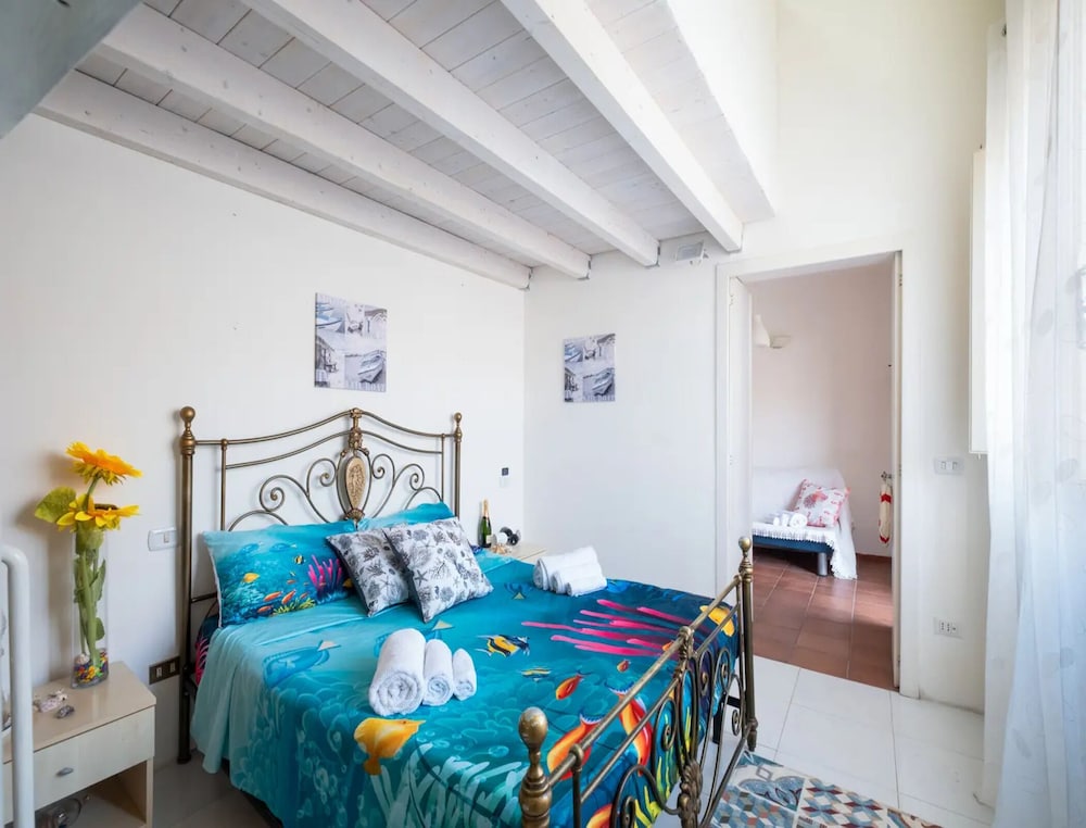 Villetta Sogno Di Mare In Porto Cesareo — 4-Star Luxury Hotel in Porto Cesareo, Italy