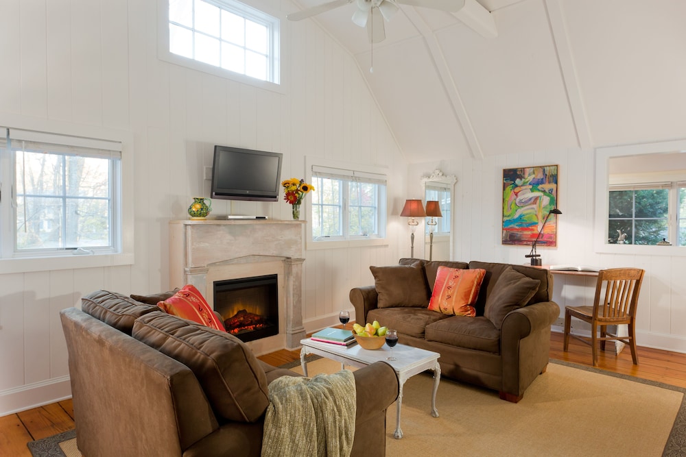 The Woodstock Inn on the Millstream - photo 11