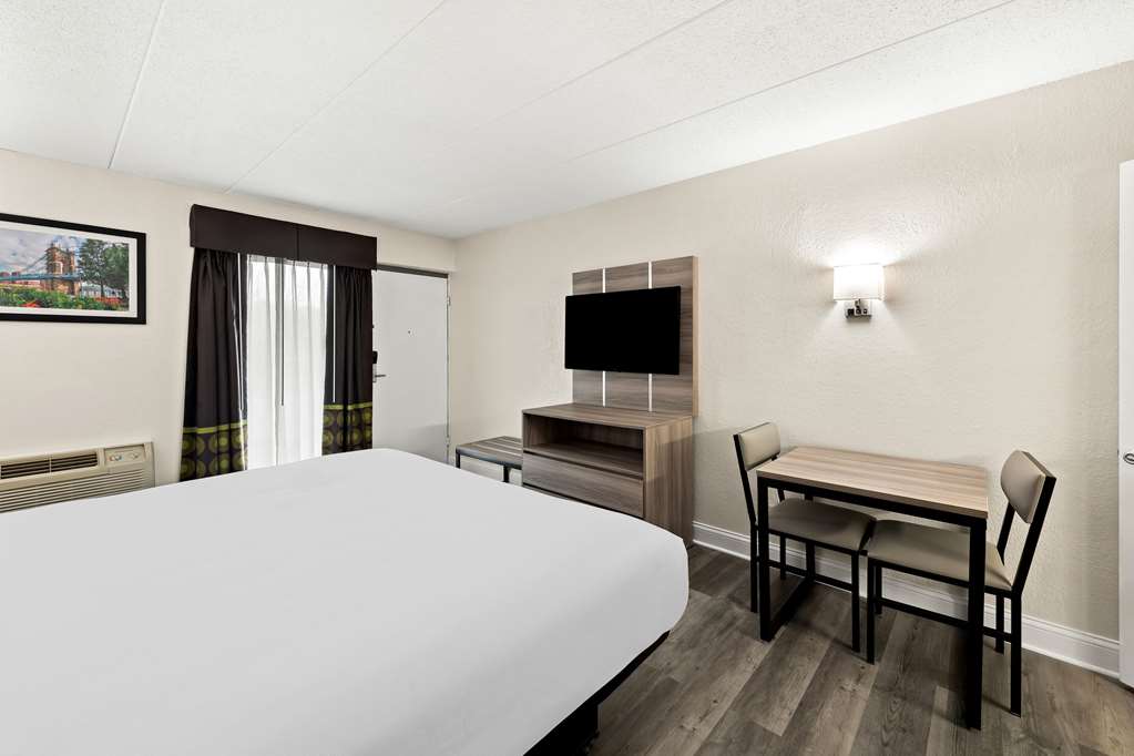 Super 8 by Wyndham Mason - photo 17