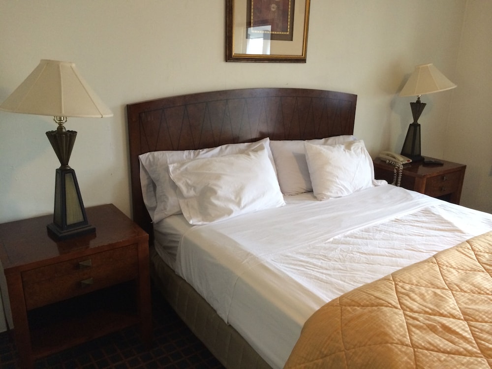 Branford Motel - photo 12