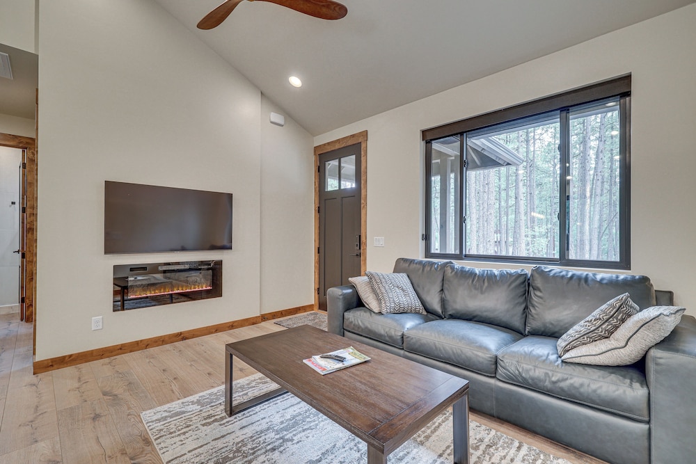 Contemporary & Cozy Pinetop Country Club Casita — hotel in Pinetop-Lakeside