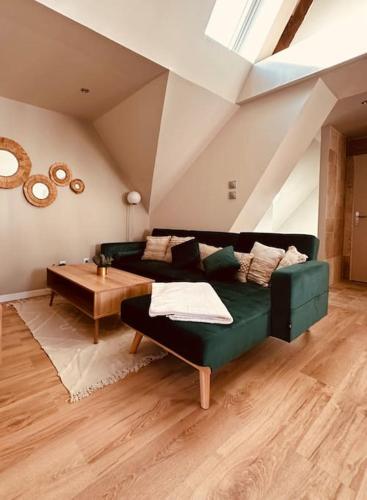 Cocon Boheme Travertin — Joigny
