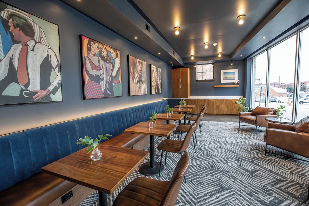 The Bee Hotel Danville - photo 3