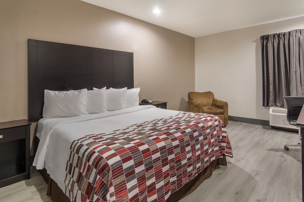 Red Roof Inn Terrell - photo 9
