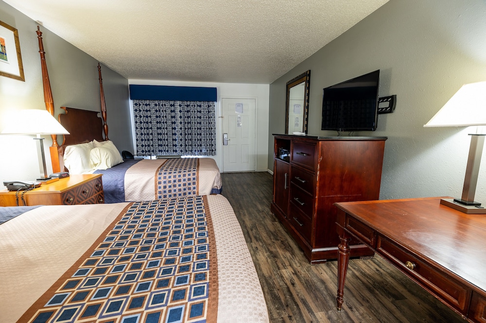 American Inn & Suites Russellville - photo 11