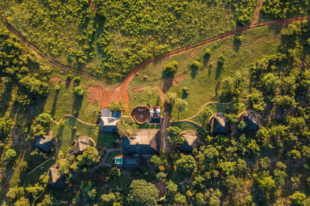 Ekuthuleni Lodge — 4-Star Luxury Hotel in Thabazimbi, South Africa
