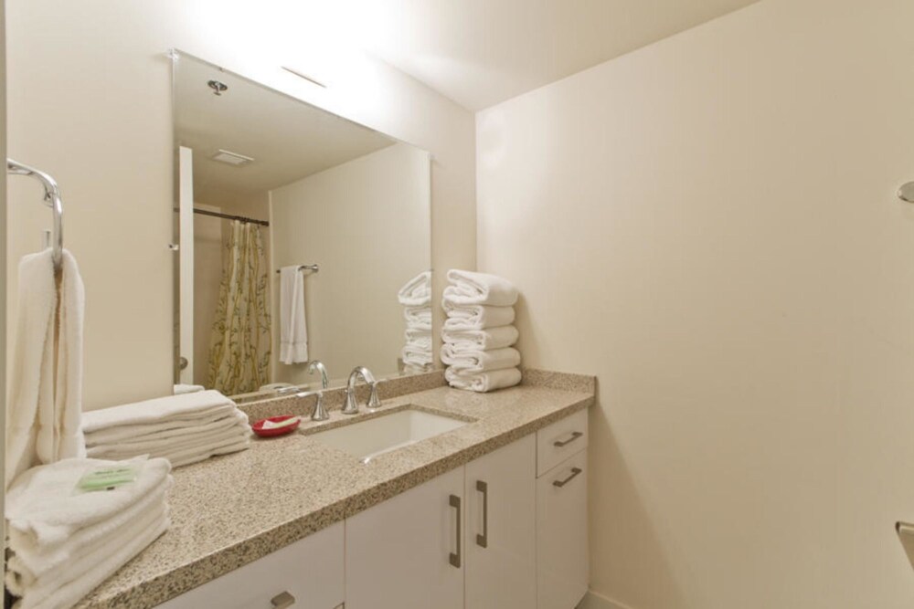 Solare Tower Condominium 405a - photo 15