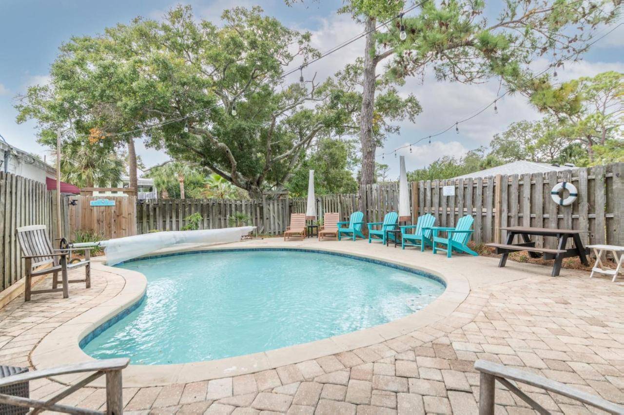 Little Pearl in Tybee Island, United States