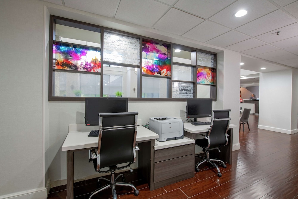 Hampton Inn & Suites Lafayette - photo 28