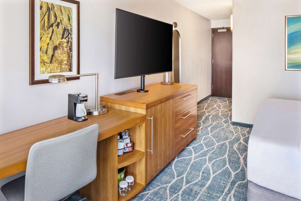 Hyatt Place Waikiki Beach - photo 11