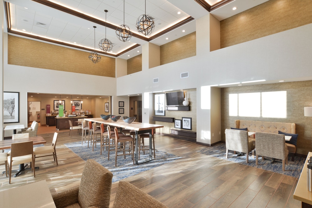 Hampton Inn & Suites Menomonie UW Stout - photo 46