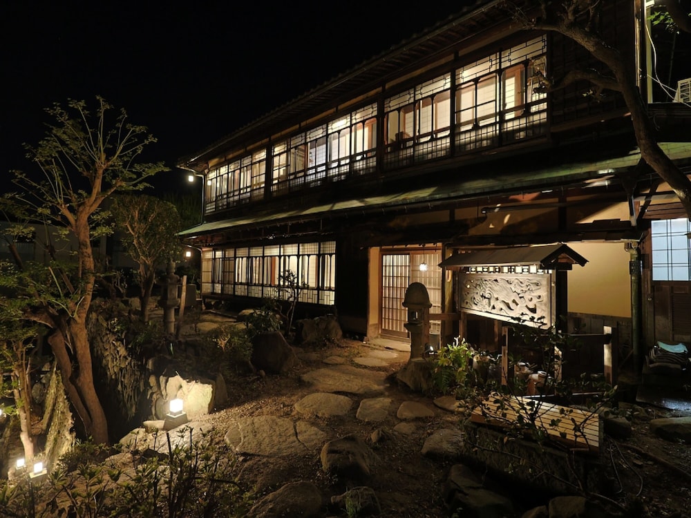 Toraya Bekkan - carbon neutral hotel in Unknown City