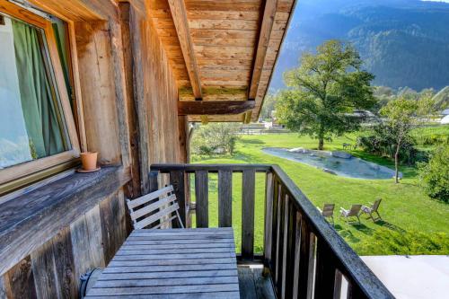 Agriturismo Chalet Casa Al Campo — 4-Star Luxury Hotel in Giustino, Italy