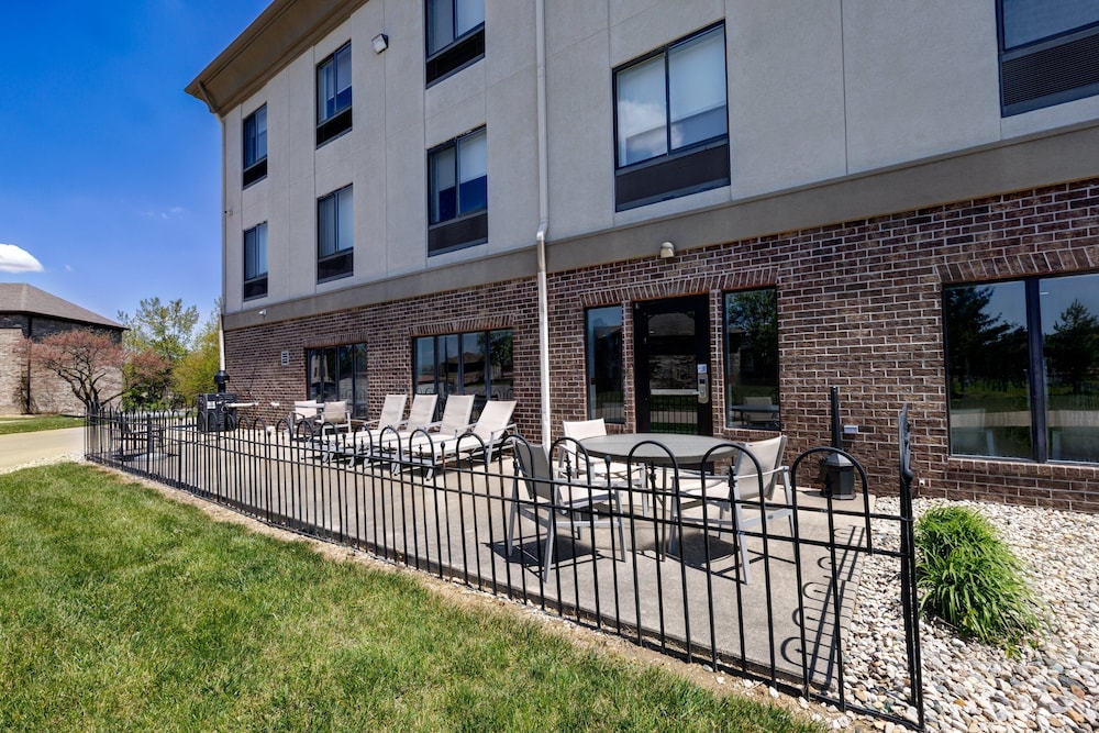 Holiday Inn Express & Suites Shelbyville Indianapolis by IHG - photo 31