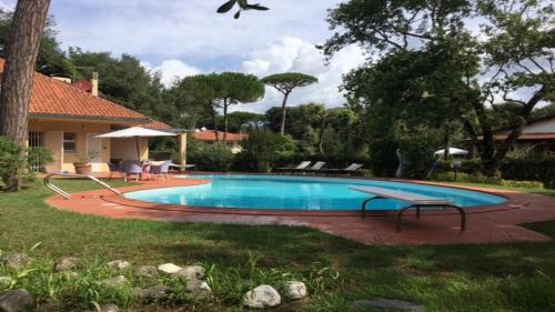 Villa Piero — 4-Star Luxury Hotel in Pietrasanta, Italy