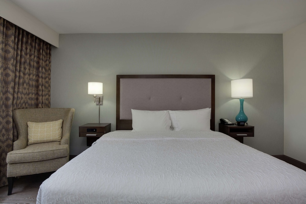 Hampton Inn & Suites Miami Wynwood Design District - photo 10