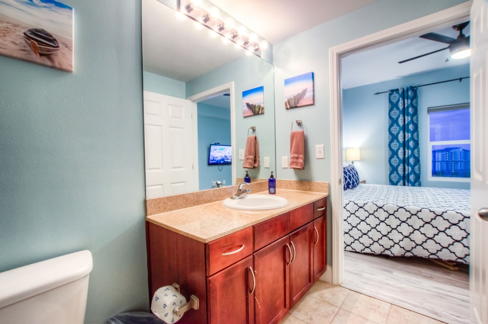 Laketown Wharf Resort by Aneliya's Rentals - photo 785