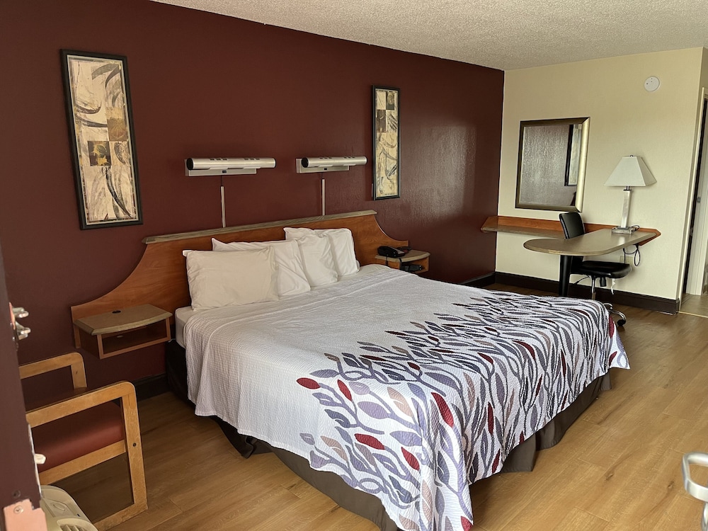 Red Roof Inn Virginia Beach Norfolk Airport - photo 4