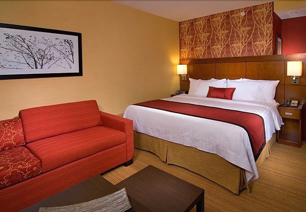 Courtyard by Marriott Burlington Mt. Holly Westampton - photo 7
