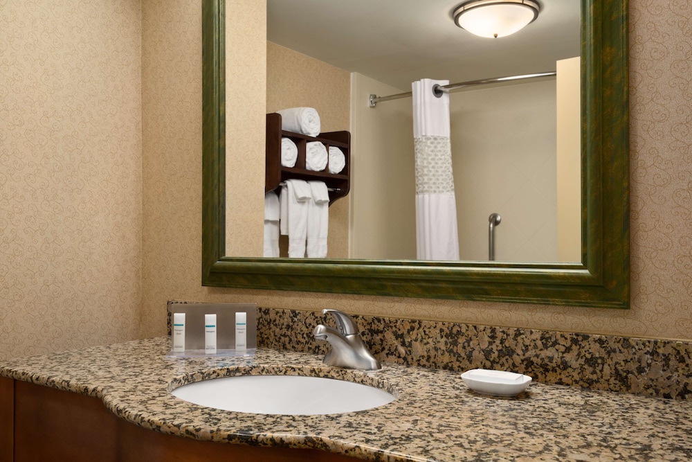 Hampton Inn & Suites Williamsburg Central - photo 16
