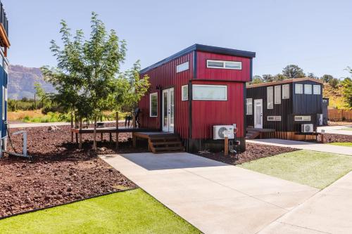 Ruby Red Tiny Home — 4-Star Luxury Hotel in Apple Valley, United States