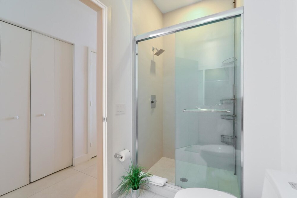 Contemporary Beach Resort Condos - photo 34