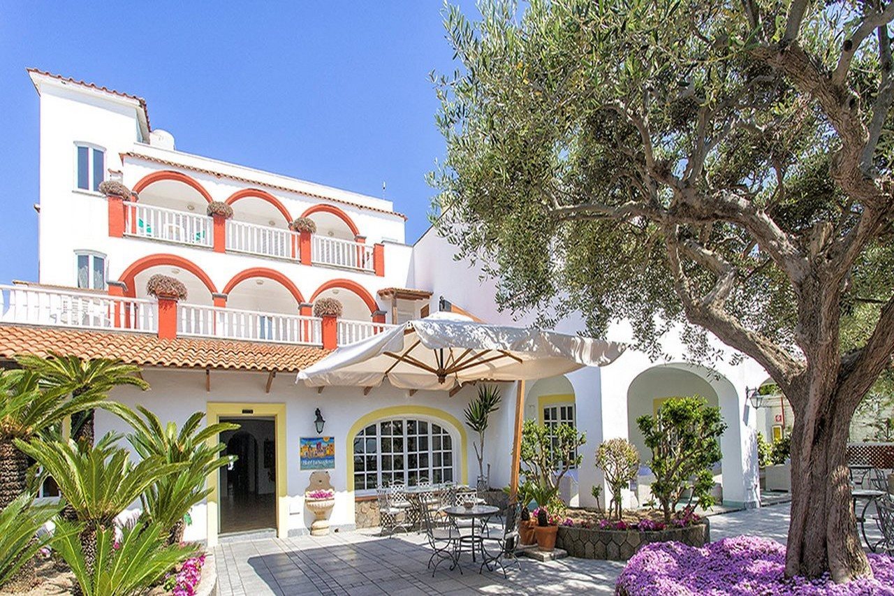 La Scogliera - carbon neutral hotel in Forio